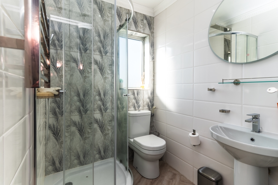 To Let 2 Bedroom Property for Rent in Vredehoek Western Cape